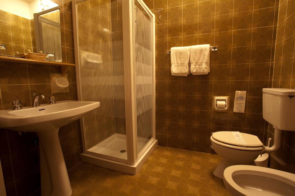 Tre Laghi Hotel Nebbiuno Quarto foto